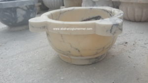 sarı menekşeli banyo kurnası