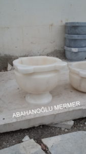 ayaklı düz mermer kurna ku-34 ölçüleri : 45x35 cm fiyatı : 375 tl